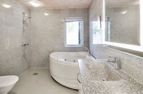 Photo 20 - 5 bedroom House in Bredebro with terrace and hot tub