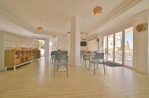 Photo 4 - Azul Playa Apartments