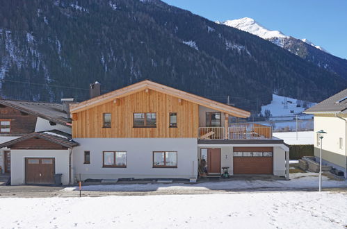 Foto 28 - Appartamento con 2 camere da letto a Pettneu am Arlberg con vista sulle montagne