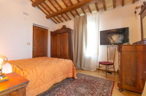 Photo 12 - 3 bedroom House in Collecorvino with garden and terrace