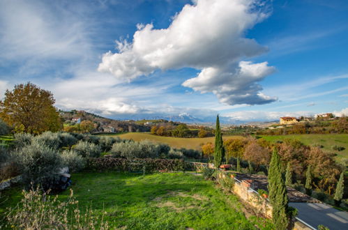 Photo 28 - 3 bedroom House in Collecorvino with garden and terrace