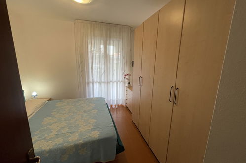 Foto 10 - Apartamento de 3 quartos em San Michele al Tagliamento com piscina e jardim