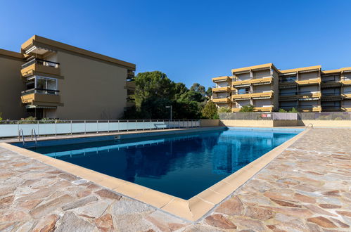 Photo 20 - Appartement de 1 chambre à Bormes-les-Mimosas avec piscine et jardin