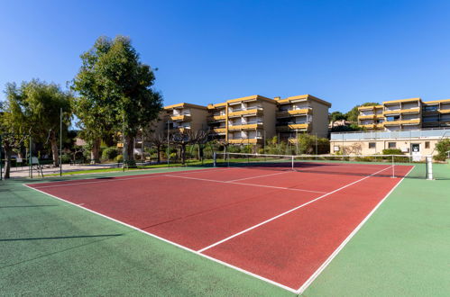 Foto 16 - Apartamento de 1 habitación en Bormes-les-Mimosas con piscina y jardín