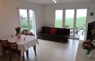 Photo 2 - 1 bedroom Apartment in Reichenburg with terrace and mountain view