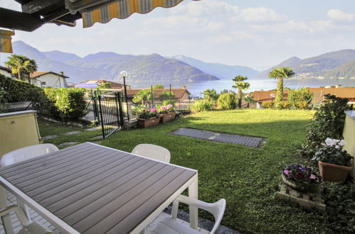 Photo 2 - 2 bedroom Apartment in Germignaga with garden and mountain view