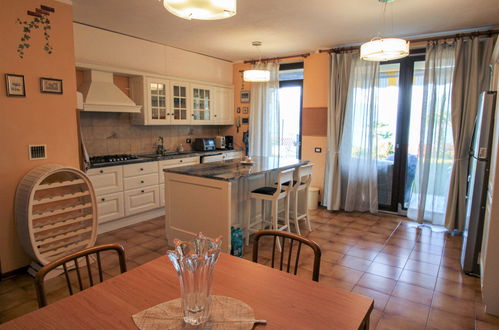 Photo 10 - 2 bedroom Apartment in Germignaga with garden and mountain view