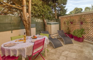 Foto 3 - Appartamento a Saint-Cyr-sur-Mer con giardino e terrazza