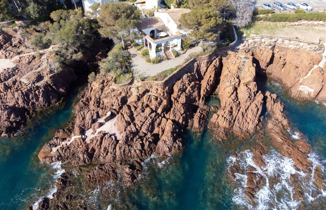 5 bedroom House in Saint-Raphaël with garden and terrace - Photo 42