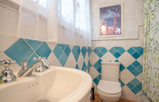 5 bedroom House in Saint-Raphaël with garden and terrace - Photo 22