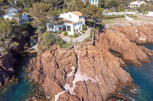 Foto 40 - Casa con 4 camere da letto a Saint-Raphaël con terrazza