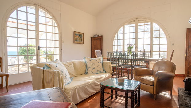 5 bedroom House in Saint-Raphaël with garden and terrace - Photo 3