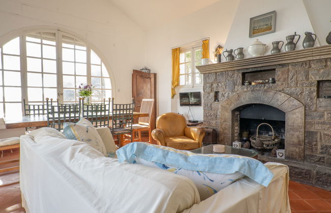5 bedroom House in Saint-Raphaël with garden and terrace - Photo 7