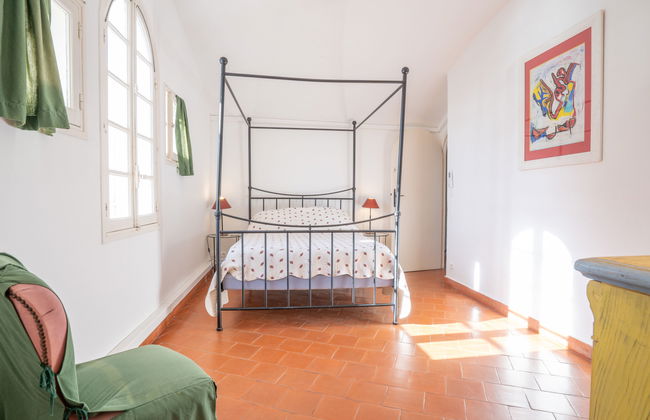 5 bedroom House in Saint-Raphaël with garden and terrace - Photo 24