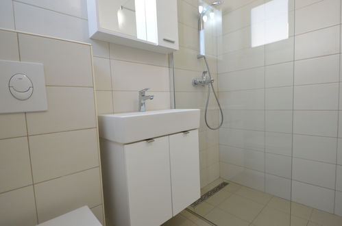 Foto 15 - Casa con 7 camere da letto a Sebenico con piscina privata e terrazza