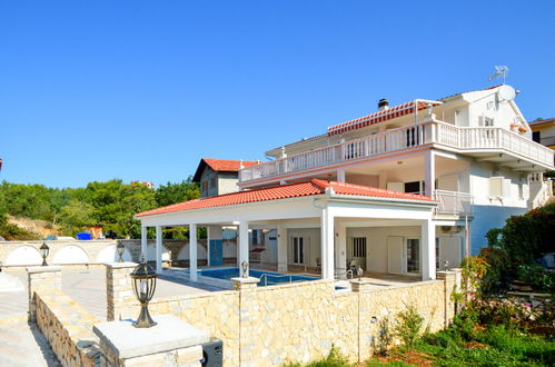 Foto 31 - Casa de 7 habitaciones en Sibenik con piscina privada y terraza