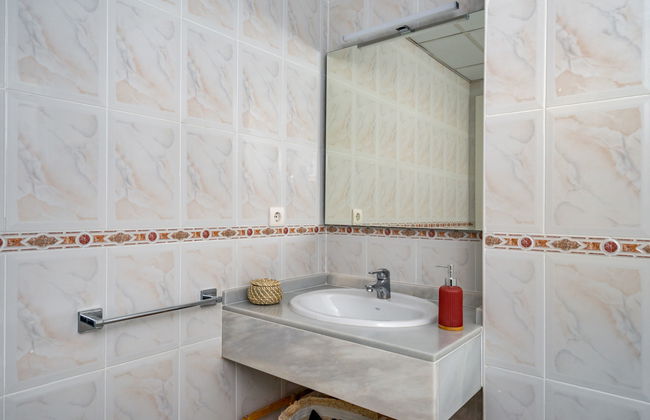 3 bedroom Apartment in Marbella with swimming pool and terrace - Photo 14