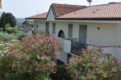 Foto 2 - Appartamento con 2 camere da letto a Lazise con piscina e vista sulle montagne