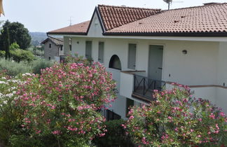 Foto 2 - Apartamento de 2 habitaciones en Lazise con piscina y vistas a la montaña