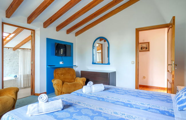 Casa de 8 quartos em Muro com piscina privada e jardim - Foto 43