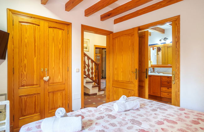 Casa de 8 quartos em Muro com piscina privada e jardim - Foto 30