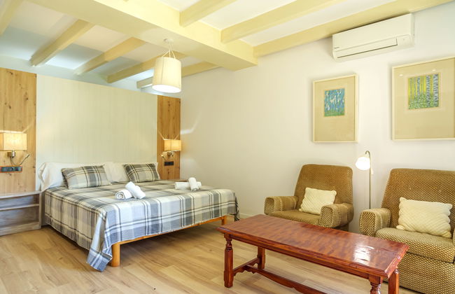 Casa de 8 quartos em Muro com piscina privada e jardim - Foto 17