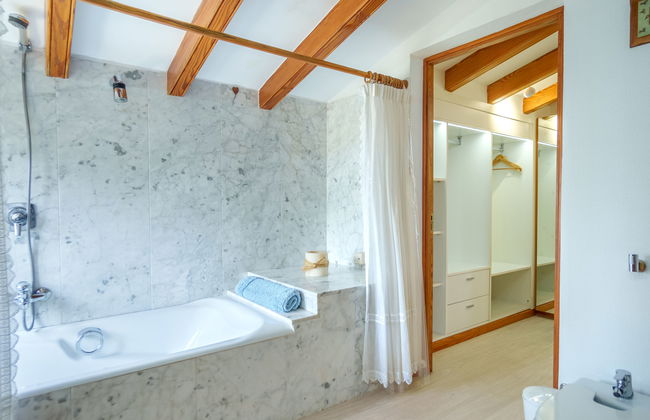 Casa de 8 quartos em Muro com piscina privada e jardim - Foto 45