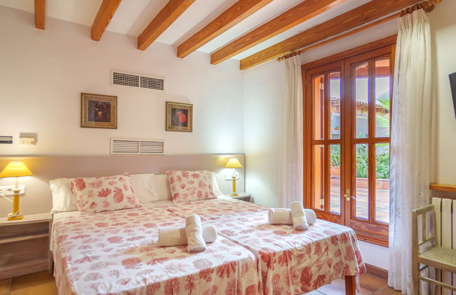 Casa de 8 quartos em Muro com piscina privada e jardim - Foto 29
