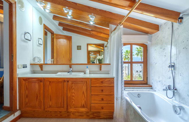 Casa de 8 quartos em Muro com piscina privada e jardim - Foto 44