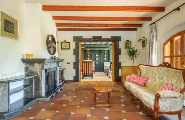 Casa de 8 quartos em Muro com piscina privada e jardim - Foto 10