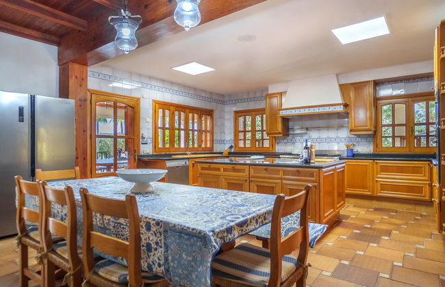 Casa de 8 quartos em Muro com piscina privada e jardim - Foto 13