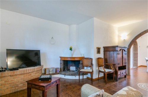 Photo 20 - 2 bedroom Apartment in Casale Marittimo with garden and terrace