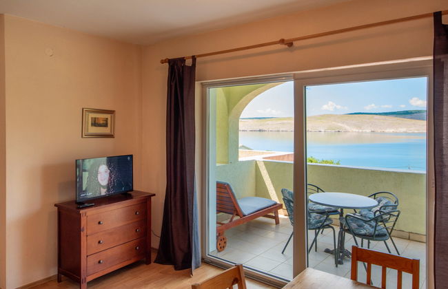 Apartamento de 2 quartos em Kraljevica com piscina e jardim - Foto 16