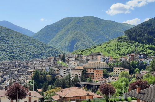 Foto 1 - Apartamento de 3 habitaciones en Scanno con jardín