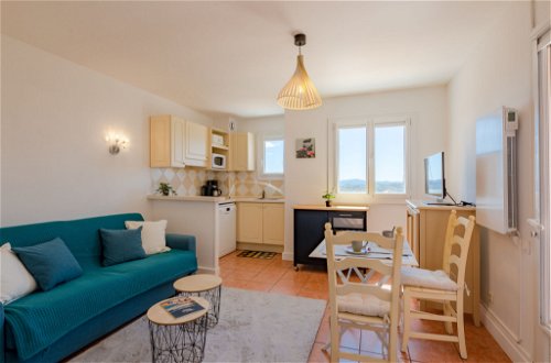 Foto 4 - Appartamento con 1 camera da letto a Roquebrune-sur-Argens con piscina e vista mare