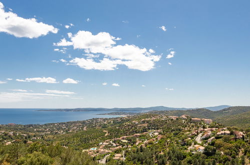 Foto 2 - Apartamento de 1 quarto em Roquebrune-sur-Argens com piscina e vistas do mar