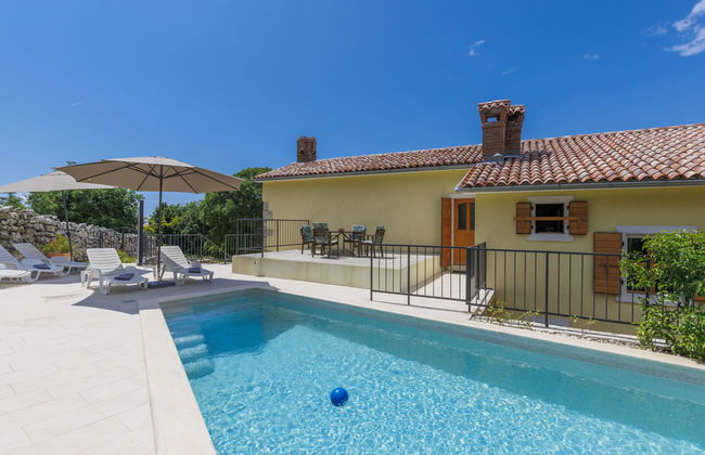 Casa de 5 quartos em Raša com piscina privada e jardim - Foto 2