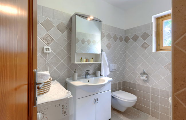 Casa de 5 quartos em Raša com piscina privada e jardim - Foto 32