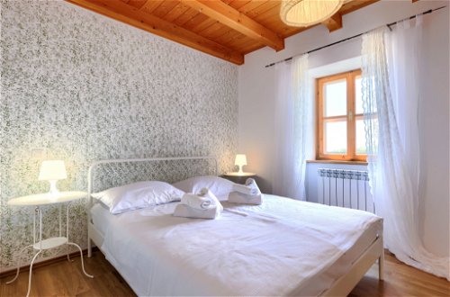 Foto 27 - Casa con 4 camere da letto a Raša con piscina privata e vista mare