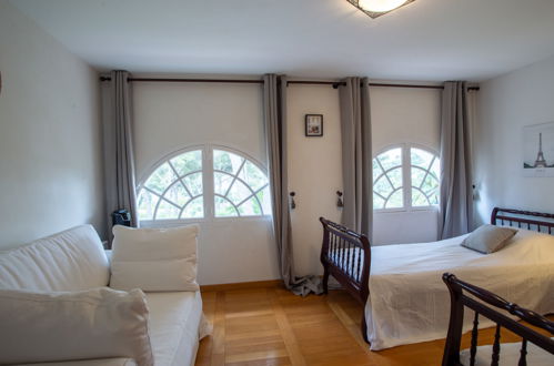 Foto 15 - Apartment mit 3 Schlafzimmern in Hyères mit schwimmbad und blick aufs meer