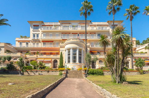 Foto 49 - Appartamento con 3 camere da letto a Hyères con piscina e giardino