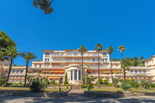 Foto 45 - Appartamento con 3 camere da letto a Hyères con piscina e giardino