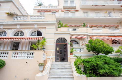 Photo 28 - Appartement de 3 chambres à Hyères avec piscine et vues à la mer