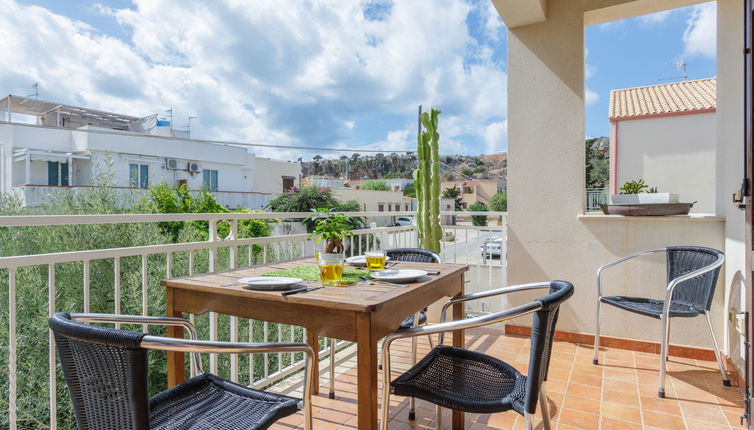 Photo 1 - Appartement de 2 chambres à San Vito Lo Capo avec terrasse et vues à la mer