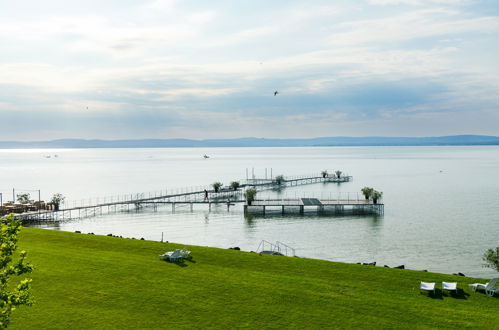 Foto 19 - Apartamento de 1 habitación en Balatonőszöd con vistas a la montaña