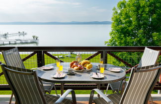 Foto 1 - Apartment mit 1 Schlafzimmer in Balatonőszöd mit blick auf die berge