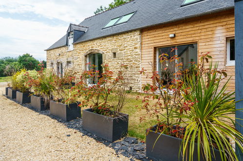 Photo 2 - Maison de 3 chambres à Peumerit avec jardin et vues à la mer