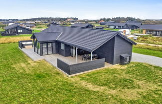 Photo 3 - 3 bedroom House in Harrerenden with terrace and hot tub