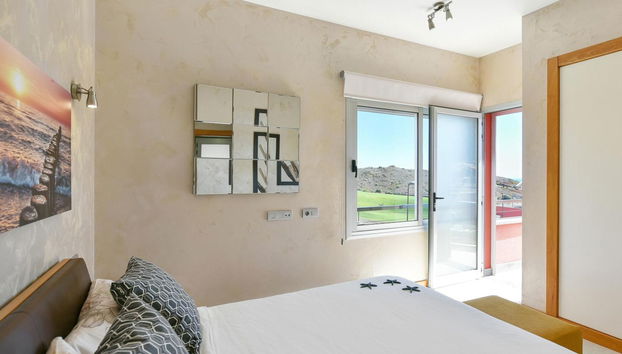 2 bedroom House in San Bartolomé de Tirajana with private pool and garden - Photo 3