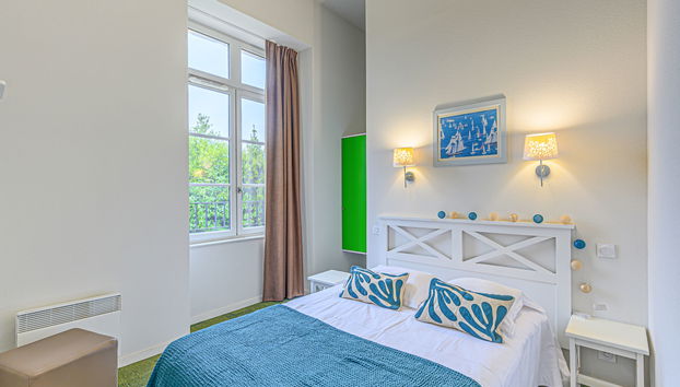 3 bedroom Apartment in Baden with swimming pool and garden - Photo 4